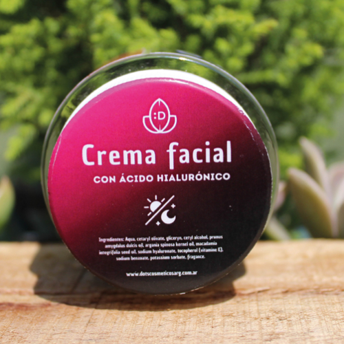 Crema facial con ácido hialurónico