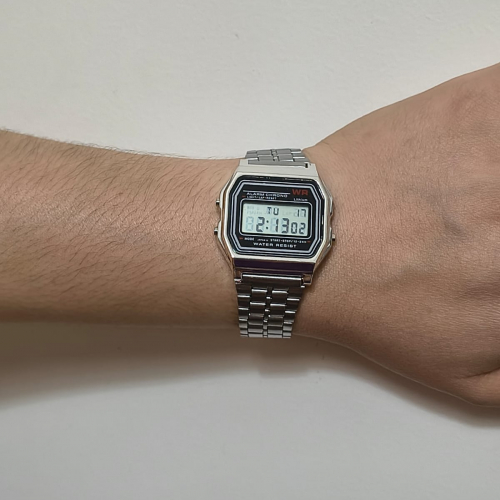 Reloj digital simil casio