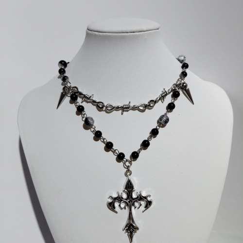 Collar cruz burning negro 